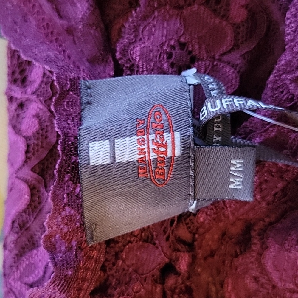 NWT Lace Cami Bundle •Jeans By Buffalo Burgundy + Pink Lace Tanks Womens Medium - Picture 6 of 14